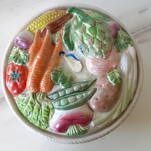 FITZ & FLOYD Round Covered Casserole Dish Garden Basket Vege - Picture 2 of 10